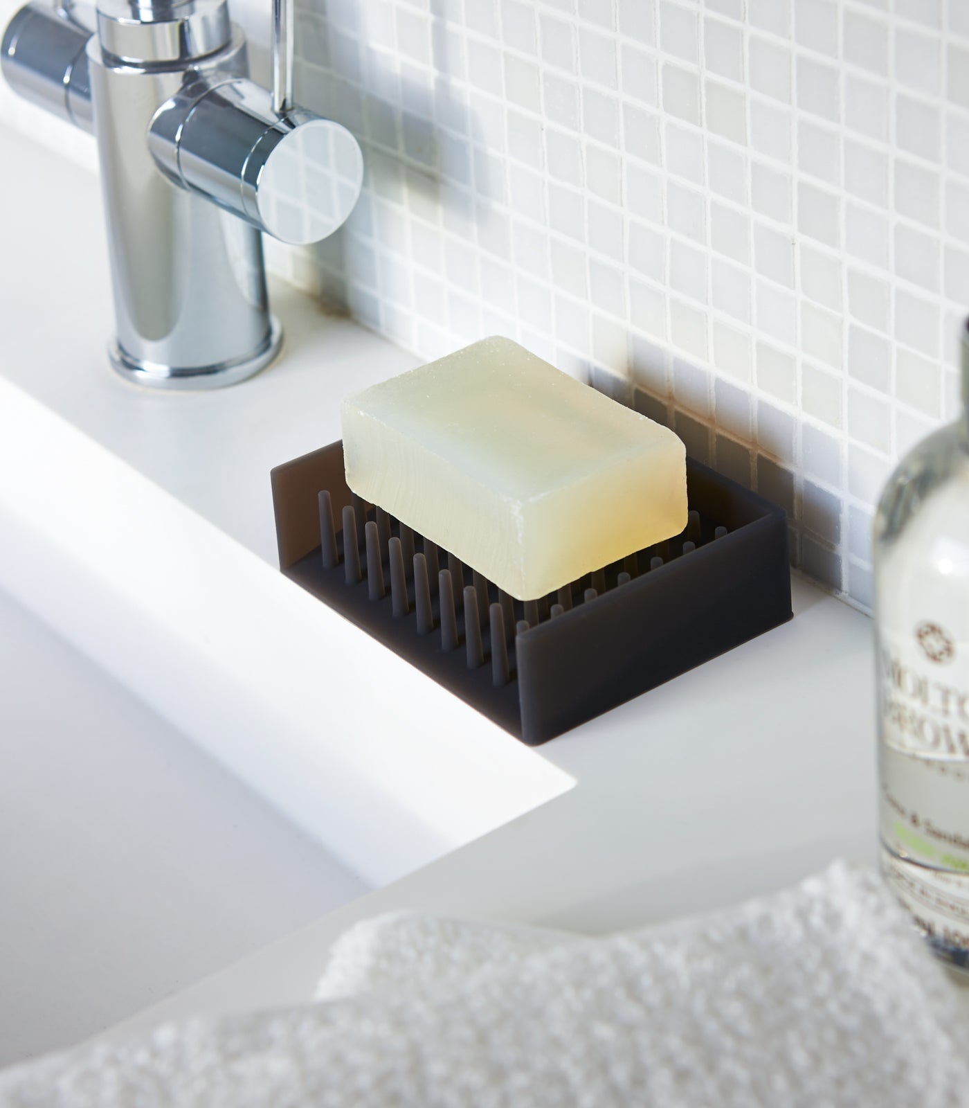 Self-Draining Silicone Soap Dish